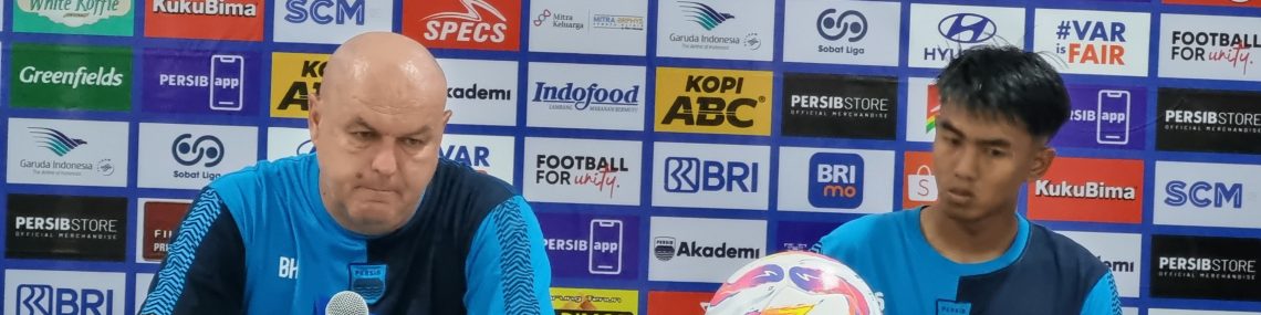 Pertandingan PSM vs Persib Bandung dalam Super League